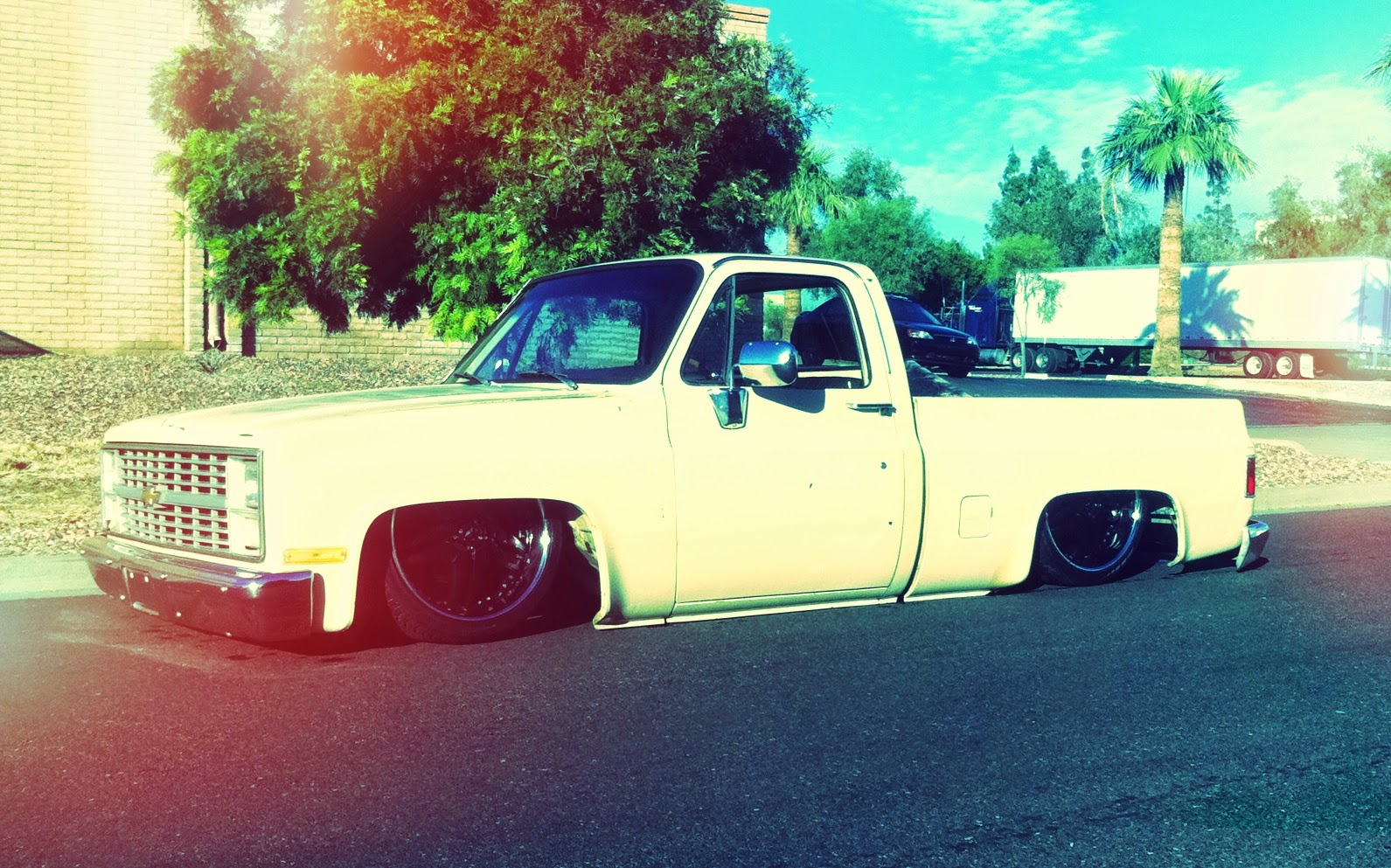 Joey’s Bagged Chevy C-10